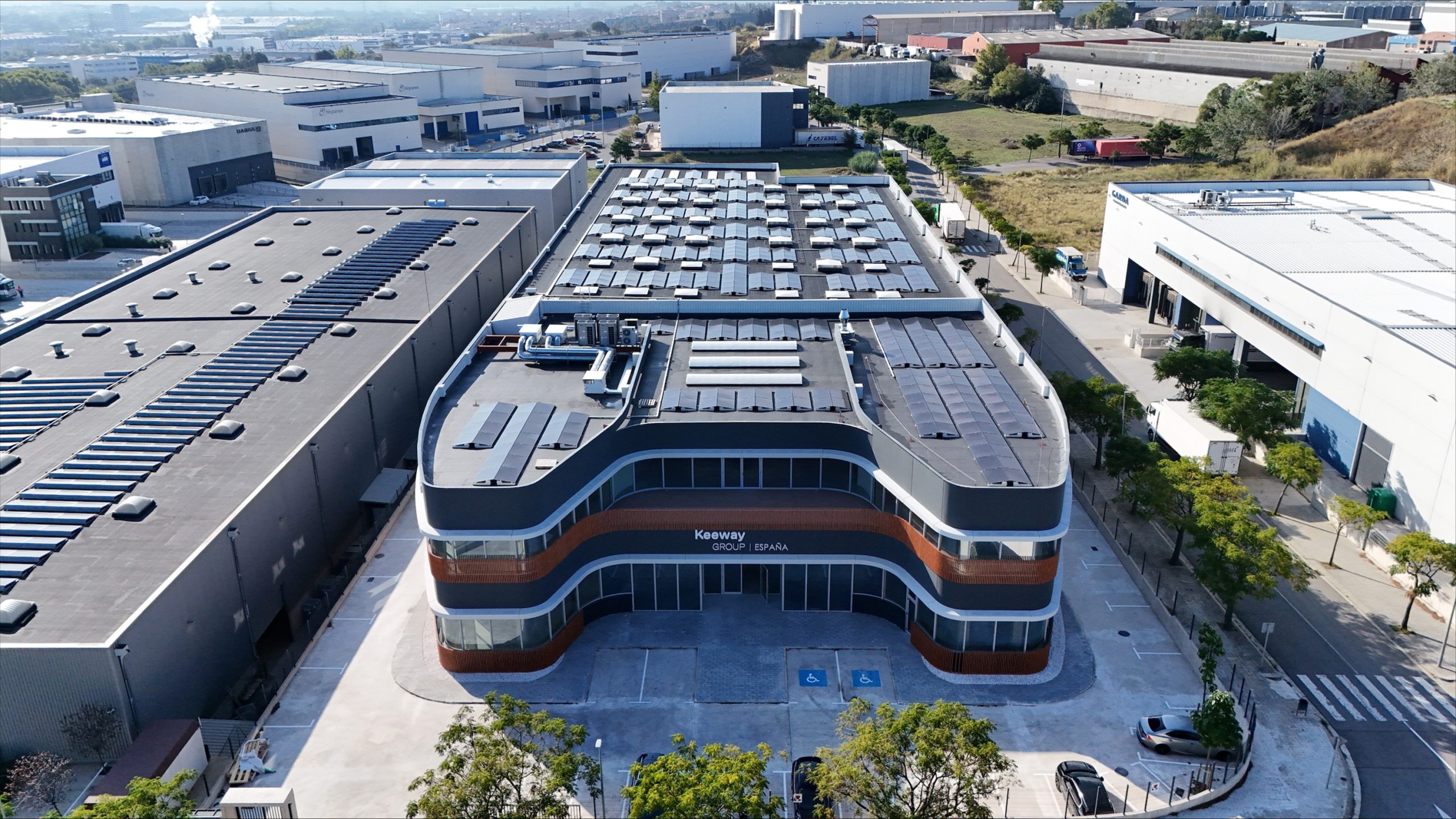 Nadico entrega la nueva nave logística de Keeway